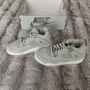 Nike Sage Green Sneakers